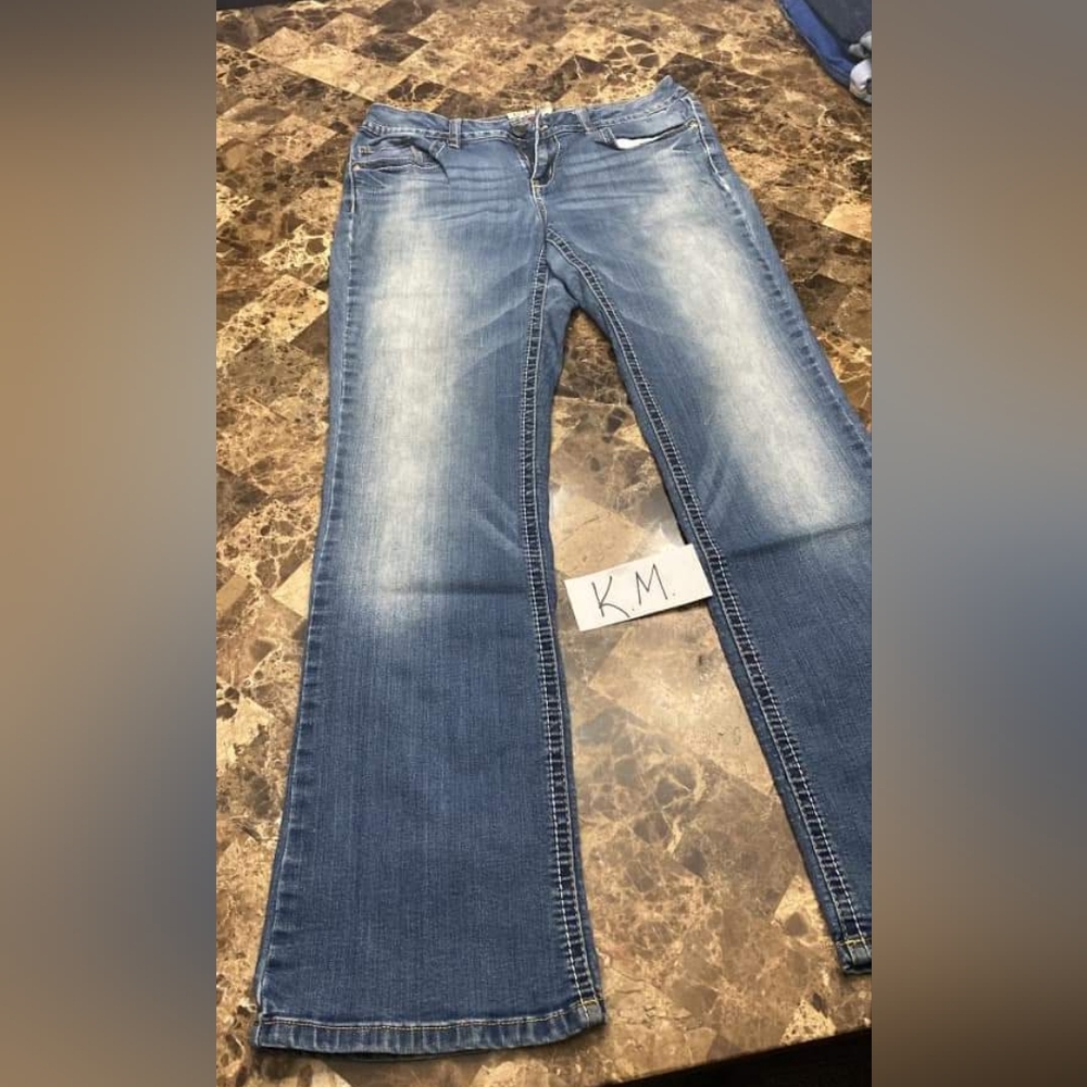 Levi 9 regular